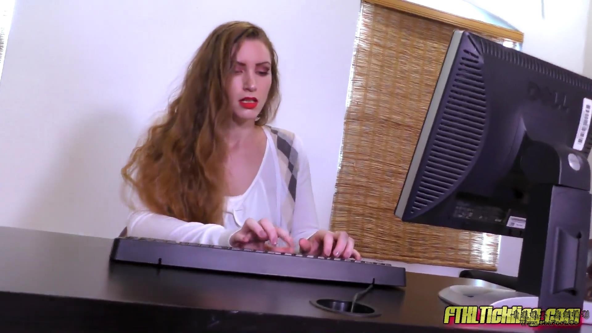 Snoozi's Feets,worsh[00_00_58][20220628-164112].jpg