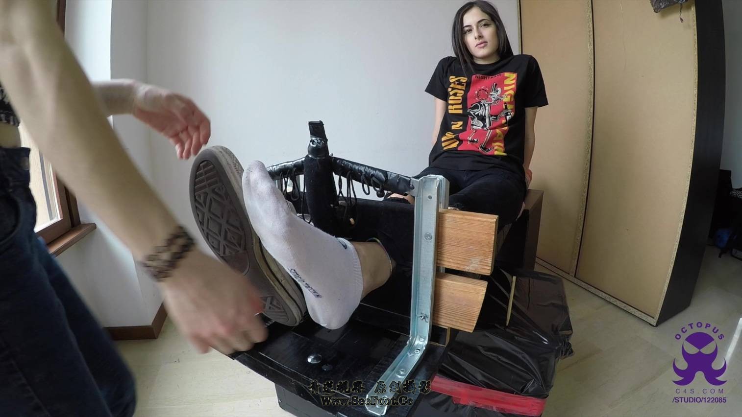 ��see45 Ůѧ�����ҹ̶�������������ӽŵĸо� �����Ӻ�����Ŷ.mp4_000007.823.jpg