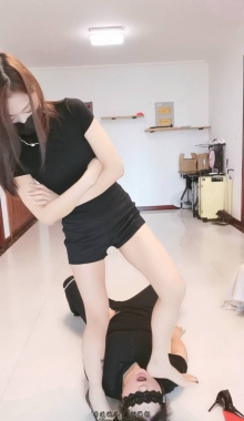 ���������Ů�������ľӼ��ճ�