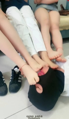 ������С�á��ذ��ع� �����˫�۽�Ѿ