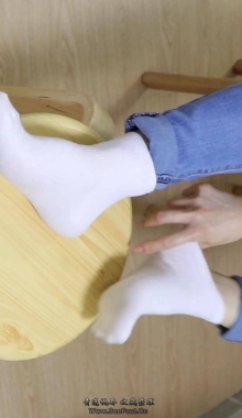 �������Ƶ��������Ů�����򽺰��ӽ�