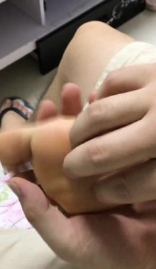 ���ٶ��ơ����ӱ߰���Ů���ѵĽ���С��[mp4/476MB]