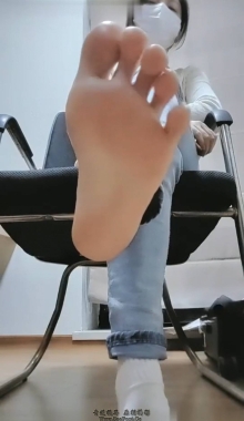 ������Ȼ����ѥ��İ����һ�ӽ�