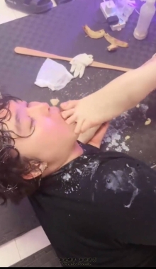 ��ʱ�ա����� ���ӵı��� ǿ�Ƚ�ιʳ