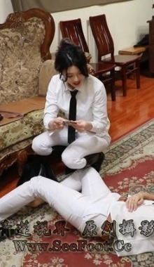 ��ɽ�幤���ҡ�����Ů�����ջ���ѥ��Ū����