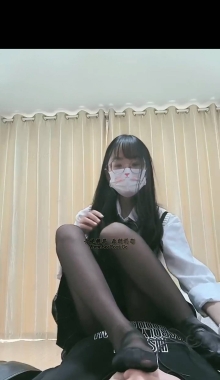 ���ɰ�����ΪС����ѥ��ĺ�˿����