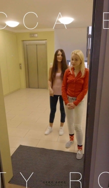 ��footpredator��Լ����λ��椷ŵ�������˫��Ѿ