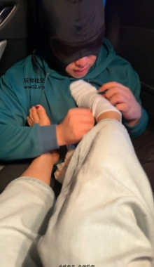 �������ھ����·�ߴ�ڨ����Ư������С���