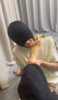 ��ӣľ�������ٴ�Լ��KTV�ſڴ�ڨ��������С���