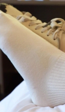 ����ѡ������˶�Ь�ڵİ������