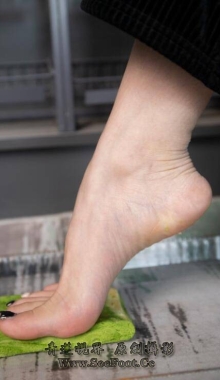 ���Ϲ����ա�������ŮСӣ���Ų�̤���������ϴ�ţ�������ʳ��ͼƬ