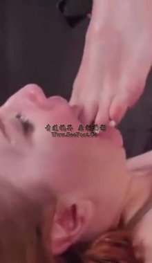 ��ŷ��ϵ�С����ڽŵ��Ϸ�����Ȧ