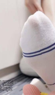 �������Ƶ��СŮ���İ����������