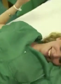 ���ذ���Ʒ������Ůҽ����ͬ�·ŵ���Ū����[73.4MB/21����]