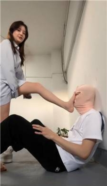 ��ӣľ��������ڨ������ҵ����Ů��