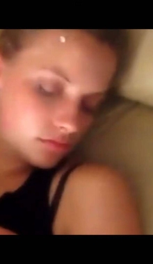 ŷ���ϸ������˯��������Ϊ����ŪС��