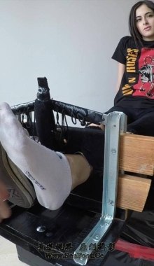 ��ŷ����Ʒ��Ůѧ�����ҹ̶�������������ӽŵĸо� �����Ӻ�����Ŷ