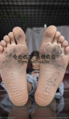 ���Ϲ����ա�С��Ů�������Ų��̻ң�չʾ����Ľ�Ѿ����ͣ��Ť���ԸеĽţ�ͼƬ