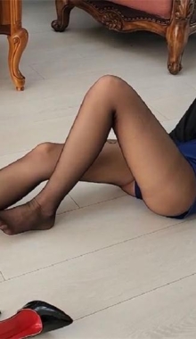 ��һ��������ŵ���Ů���ڡ�����Ǳ��ŵ�Ů�Ѳ�����