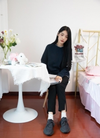 �����ѷ�����ǰŮ�ѵ�С����ʵ�ھ���������������[MP4/4G]