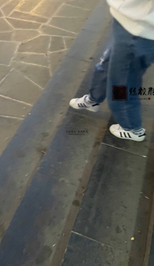 ����˿Уξ��ɩ�ӵİ��ϱ���Ь�����ĳ������