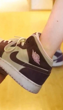 ��������ý���ѵ��Ϳ�¶���ĵİ����������