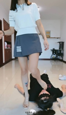 ���������ŮĽ�����ܻ�����С��Ь����